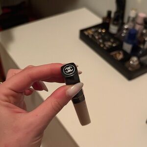 CHANEL Liquid Concealer Wand — Soft Beige